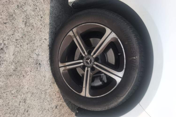 Used Mercedes-Benz A-Class 2023 A 200 L Fashion Model Right Front Wheel Hub