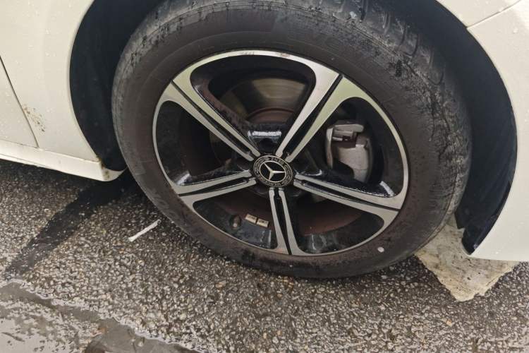 Used Mercedes-Benz A-Class 2023 A 200 L Fashion Model Right Front Wheel Hub