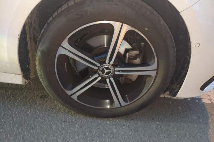Used Mercedes-Benz A-Class 2023 A 200 L Fashion Model Right Front Wheel Hub