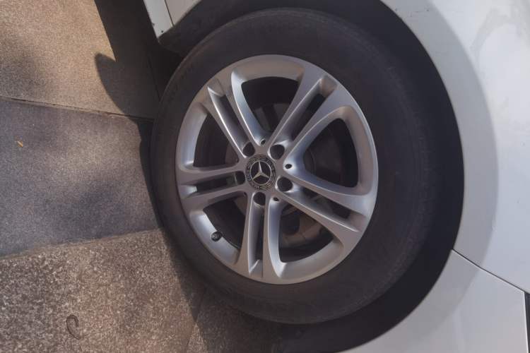 Used Mercedes-Benz A-Class 2023 A 180 L Right Front Wheel Hub