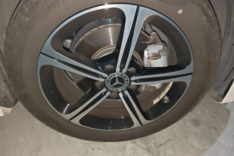 Used Mercedes-Benz A-Class 2023 A 200 L Fashion Model Right Front Wheel Hub