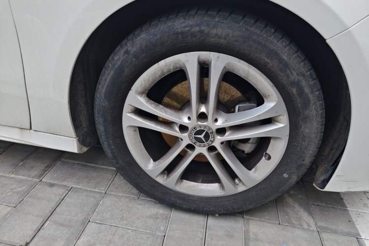 Used Mercedes-Benz A-Class 2023 A 180 L Right Front Wheel Hub