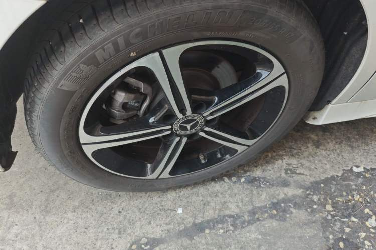 Used Mercedes-Benz A-Class 2023 A 200 L Fashion Model Right Front Wheel Hub