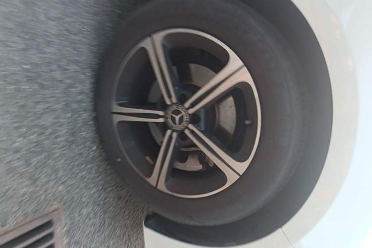 Used Mercedes-Benz A-Class 2023 A 200 L Fashion Model Right Front Wheel Hub
