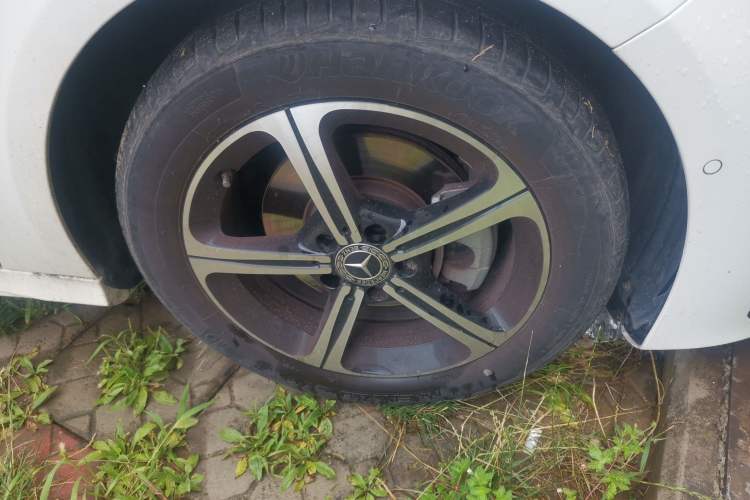 Used Mercedes-Benz A-Class 2023 A 200 L Fashion Model Right Front Wheel Hub