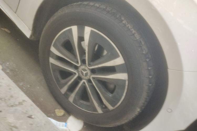 Used Mercedes-Benz A-Class 2023 A 200 L Dynamic Model Right Front Wheel Hub