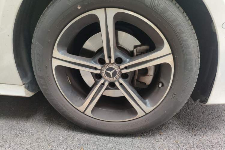 Used Mercedes-Benz A-Class 2023 A 200 L Fashion Model Right Front Wheel Hub