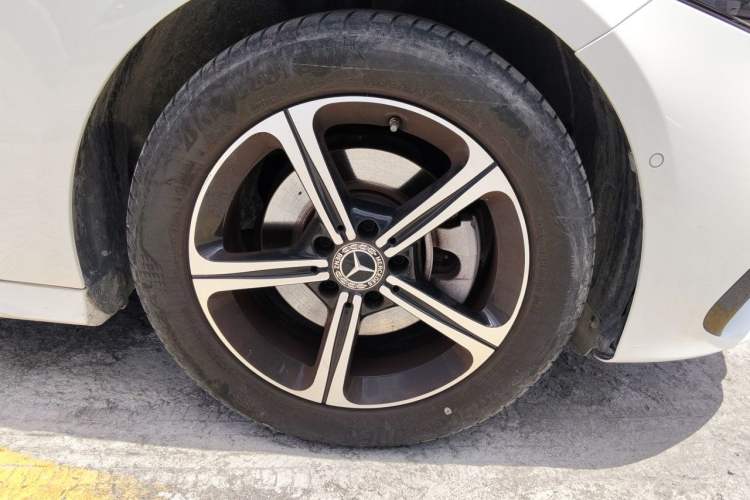 Used Mercedes-Benz A-Class 2023 A 200 L Fashion Model Right Front Wheel Hub