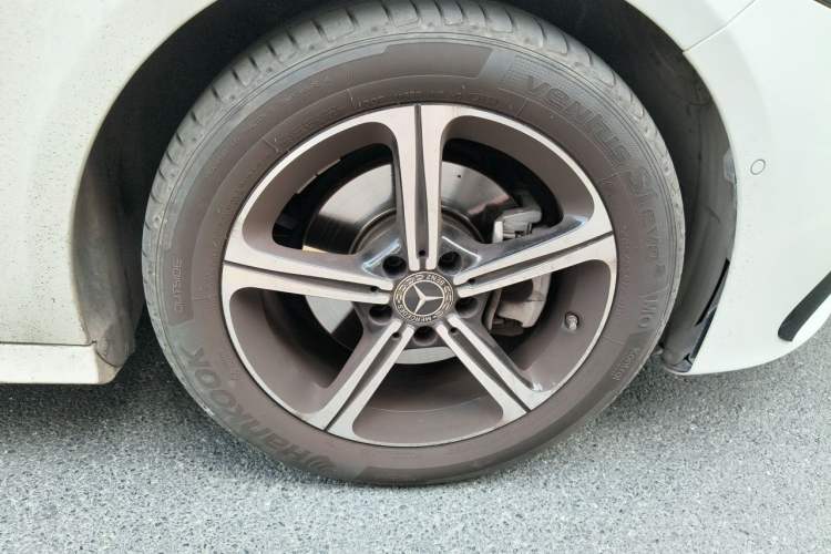 Used Mercedes-Benz A-Class 2023 A 200 L Fashion Model Right Front Wheel Hub