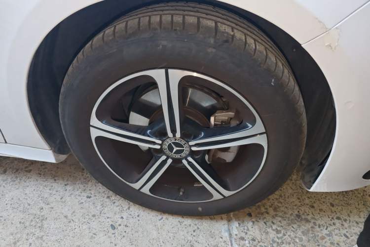 Used Mercedes-Benz A-Class 2023 A 200 L Fashion Model Right Front Wheel Hub