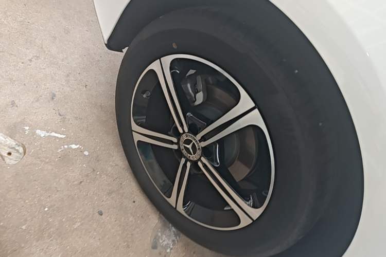 Used Mercedes-Benz A-Class 2023 A 200 L Fashion Model Right Rear Wheel Hub