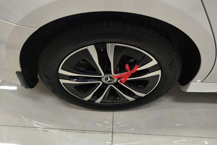 Used Mercedes-Benz A-Class 2023 A 200 L Fashion Model Right Rear Wheel Hub
