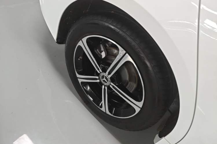 Used Mercedes-Benz A-Class 2023 A 200 L Fashion Model Right Rear Wheel Hub