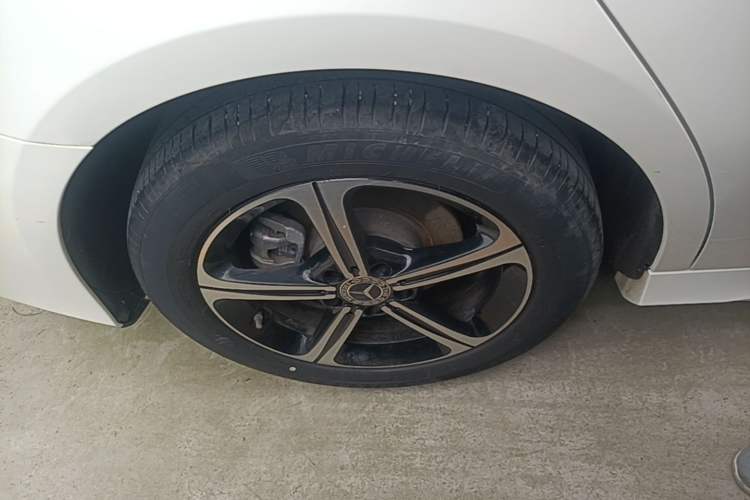 Used Mercedes-Benz A-Class 2023 A 200 L Fashion Model Right Rear Wheel Hub