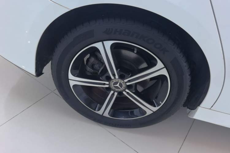 Used Mercedes-Benz A-Class 2023 A 200 L Fashion Model Right Rear Wheel Hub