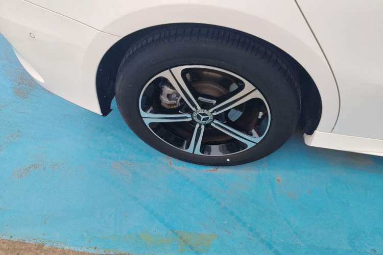 Used Mercedes-Benz A-Class 2023 A 200 L Fashion Model Right Rear Wheel Hub