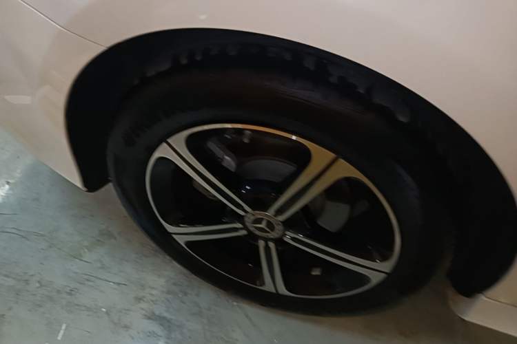 Used Mercedes-Benz A-Class 2023 A 200 L Fashion Model Right Rear Wheel Hub