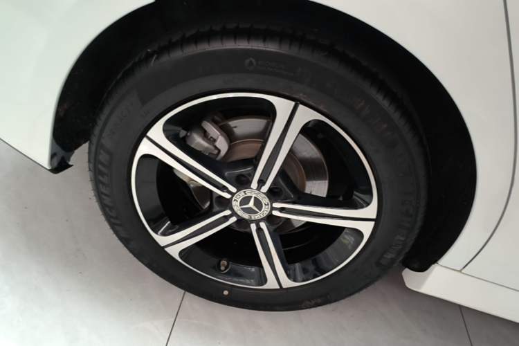 Used Mercedes-Benz A-Class 2023 A 200 L Fashion Model Right Rear Wheel Hub