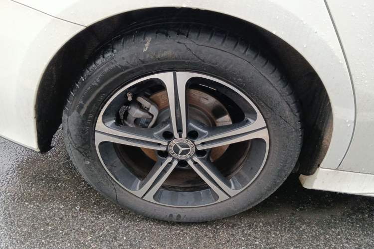 Used Mercedes-Benz A-Class 2023 A 200 L Fashion Model Right Rear Wheel Hub