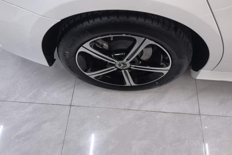 Used Mercedes-Benz A-Class 2023 A 200 L Fashion Model Right Rear Wheel Hub