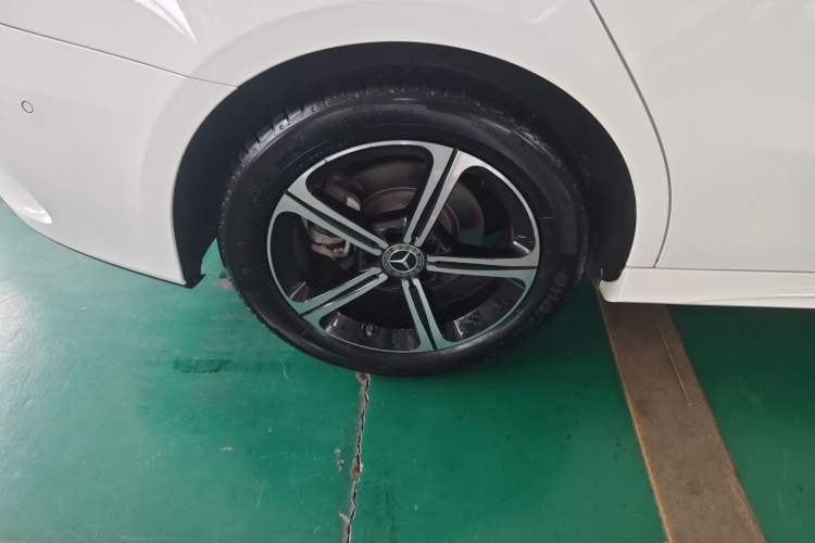 Used Mercedes-Benz A-Class 2023 A 200 L Fashion Model Right Rear Wheel Hub