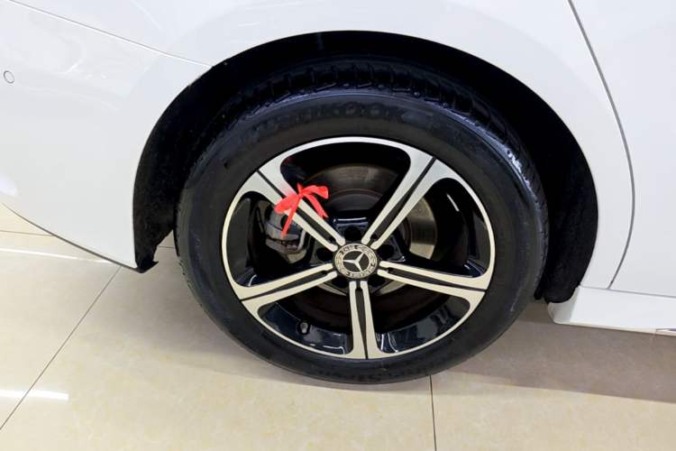 Used Mercedes-Benz A-Class 2023 A 200 L Fashion Model Right Rear Wheel Hub