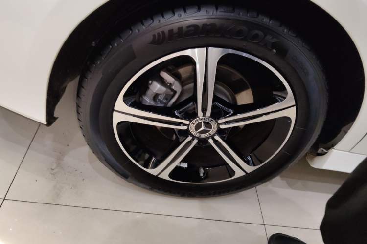 Used Mercedes-Benz A-Class 2023 A 200 L Fashion Model Right Rear Wheel Hub