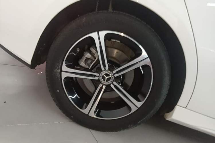 Used Mercedes-Benz A-Class 2023 A 200 L Fashion Model Right Rear Wheel Hub