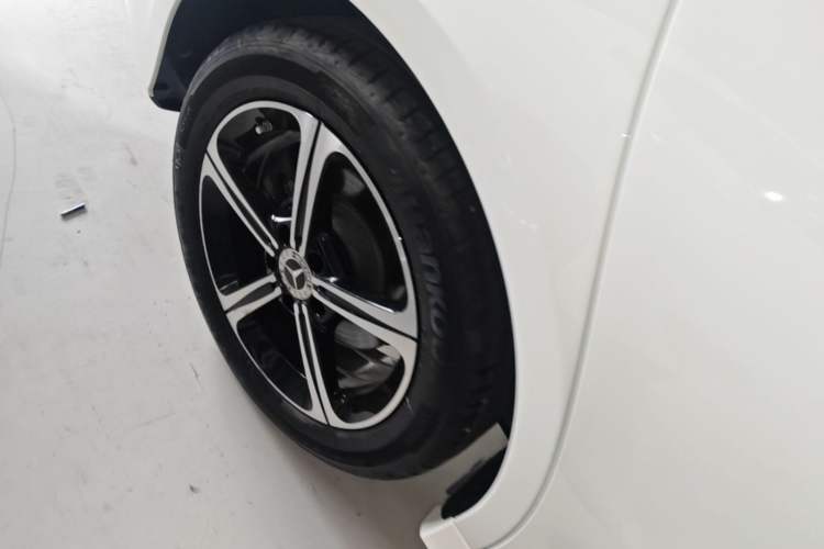 Used Mercedes-Benz A-Class 2023 A 200 L Fashion Model Right Rear Wheel Hub