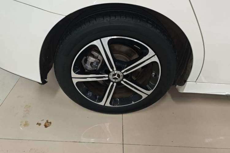 Used Mercedes-Benz A-Class 2023 A 200 L Fashion Model Right Rear Wheel Hub