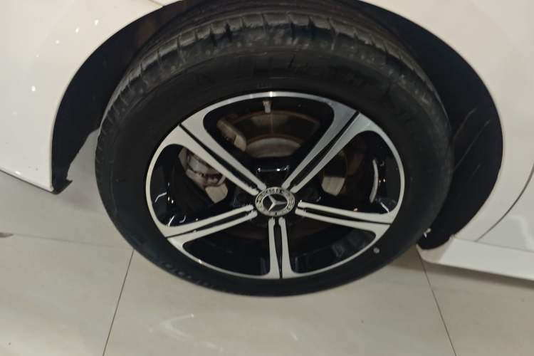 Used Mercedes-Benz A-Class 2023 A 200 L Fashion Model Right Rear Wheel Hub