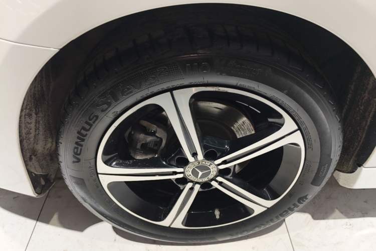 Used Mercedes-Benz A-Class 2023 A 200 L Fashion Model Right Rear Wheel Hub