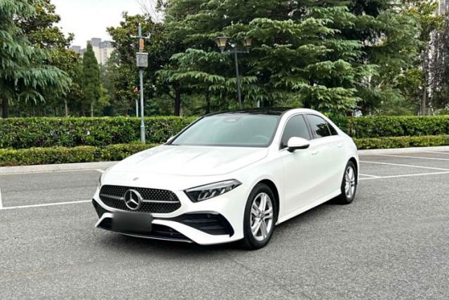 Ojetý Mercedes-Benz A-Class 2023 A 180 L