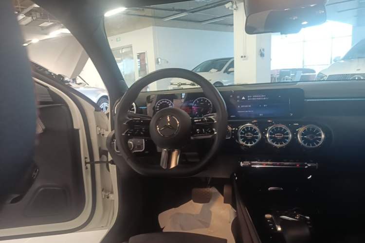 Used Mercedes-Benz A-Class 2023 A 200 L Fashion Model Steering Wheel