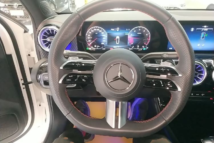 Used Mercedes-Benz A-Class 2023 A 200 L Fashion Model Steering Wheel