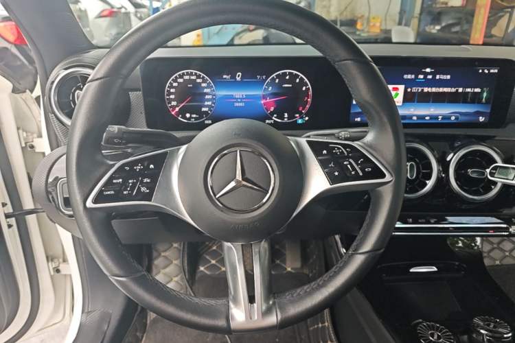 Used Mercedes-Benz A-Class 2023 A 180 L Steering Wheel