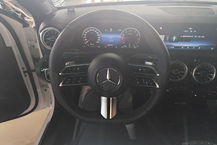 Used Mercedes-Benz A-Class 2023 A 200 L Fashion Model Steering Wheel