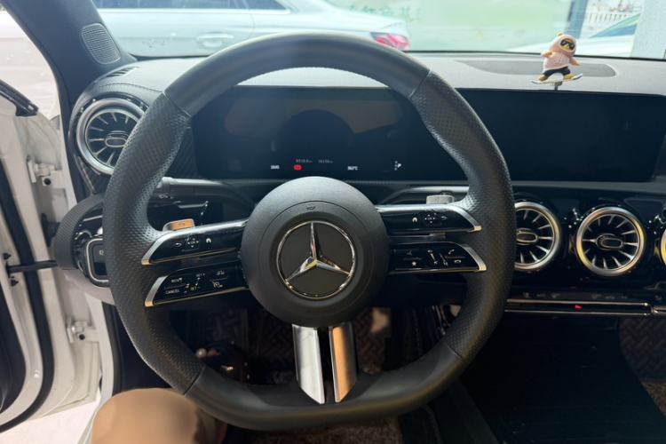 Used Mercedes-Benz A-Class 2023 A 200 L Fashion Model Steering Wheel