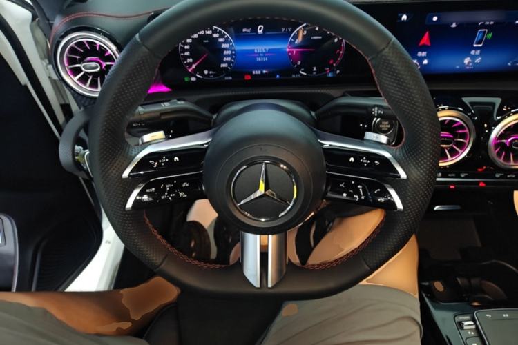 Used Mercedes-Benz A-Class 2023 A 200 L Fashion Model Steering Wheel