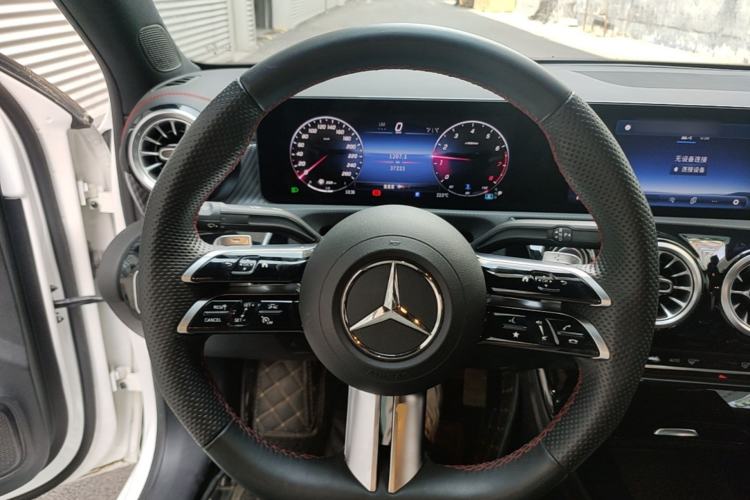 Used Mercedes-Benz A-Class 2023 A 200 L Fashion Model Steering Wheel