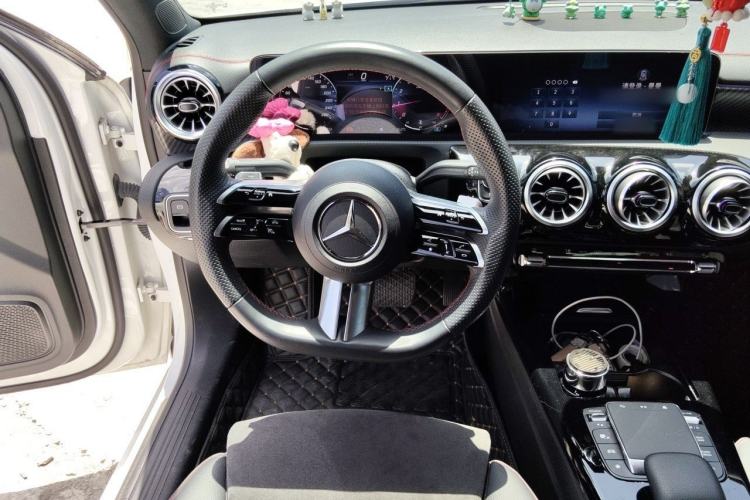 Used Mercedes-Benz A-Class 2023 A 200 L Fashion Model Steering Wheel