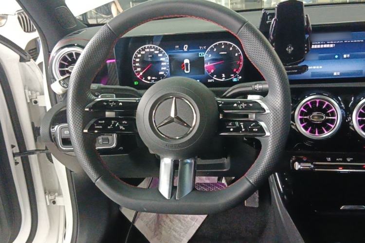Used Mercedes-Benz A-Class 2023 A 200 L Fashion Model Steering Wheel