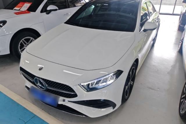Ojetý Mercedes-Benz A-Class 2023 A 200 L Fashion Model