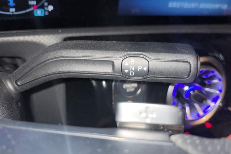 Used Mercedes-Benz A-Class 2024 A 200 L Fashion Model Gear Lever