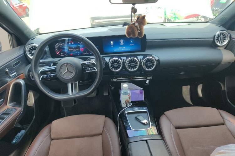 Used Mercedes-Benz A-Class 2024 Updated A 200 L Fashion Version Center Console