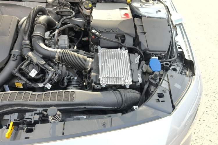 Used Mercedes-Benz A-Class 2024 Updated A 200 L Fashion Version Engine Bay Left