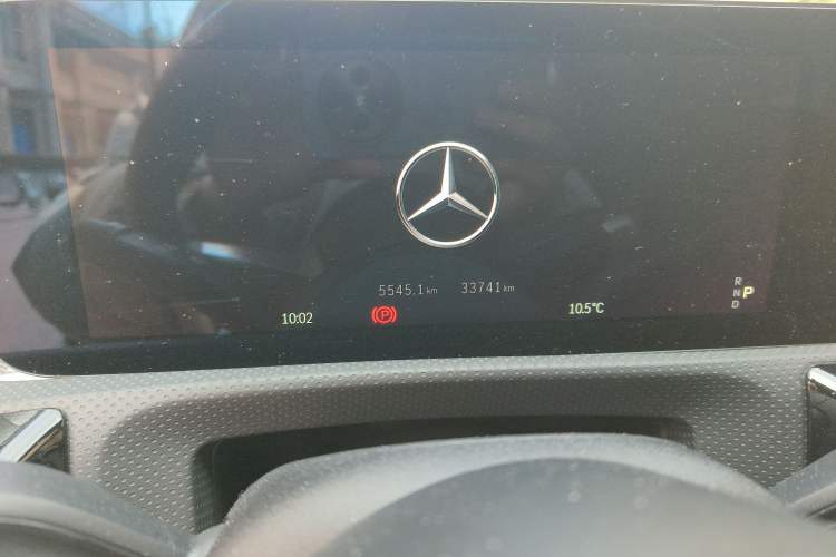 Used Mercedes-Benz A-Class 2024 Updated A 200 L Fashion Version Odometer Close Up