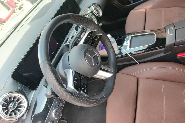 Used Mercedes-Benz A-Class 2024 Updated A 200 L Fashion Version Steering Wheel