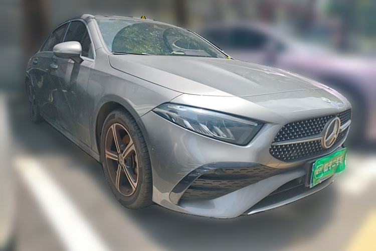 Used Mercedes-Benz A-Class 2024 Updated A 200 L Fashion Version Front Right 45 Deg