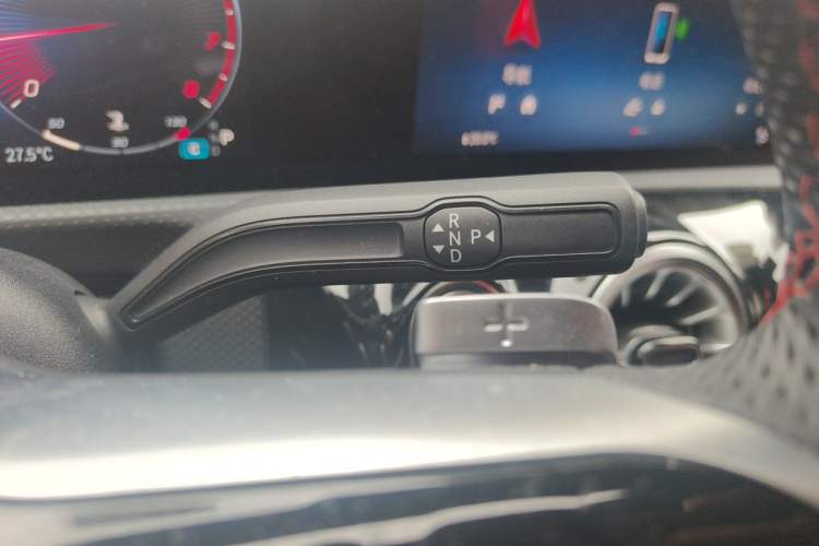 Used Mercedes-Benz A-Class 2024 Updated A 200 L Fashion Version Gear Lever